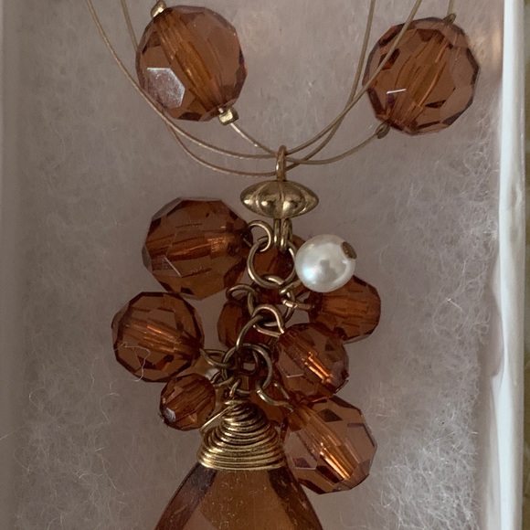 Macy’s Amber/Pearl Fashion Necklace and Earring - Picture 3 of 3